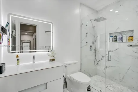 7024 W 17th Court Hialeah FL 33014