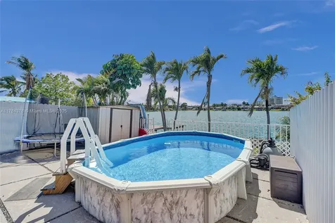 7024 W 17th Court Hialeah FL 33014