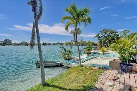 7024 W 17th Court Hialeah FL 33014