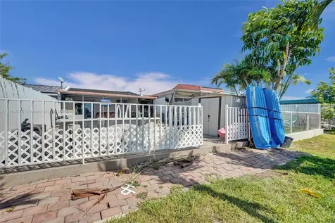 7024 W 17th Court Hialeah FL 33014