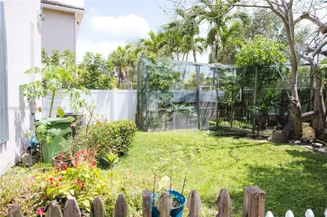 1735 NW 77th Avenue Pembroke Pines FL 33024
