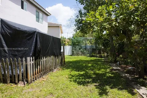 1735 NW 77th Avenue Pembroke Pines FL 33024