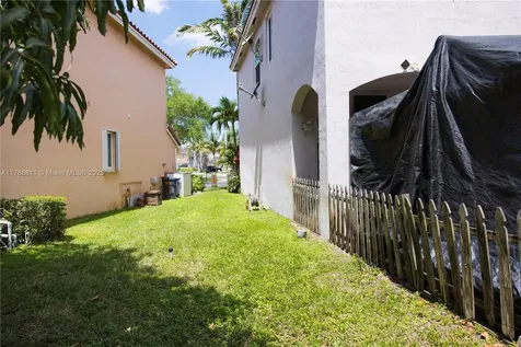 1735 NW 77th Avenue Pembroke Pines FL 33024