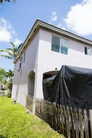 1735 NW 77th Avenue Pembroke Pines FL 33024