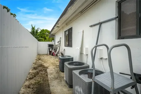 7225 SW 21st Street Miami FL 33155