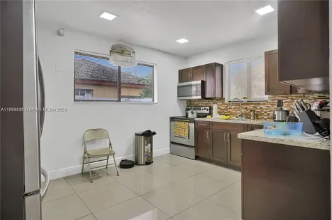 7225 SW 21st Street Miami FL 33155