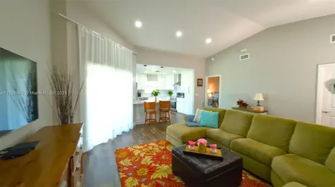 685 SE 22nd Lane Homestead FL 33033