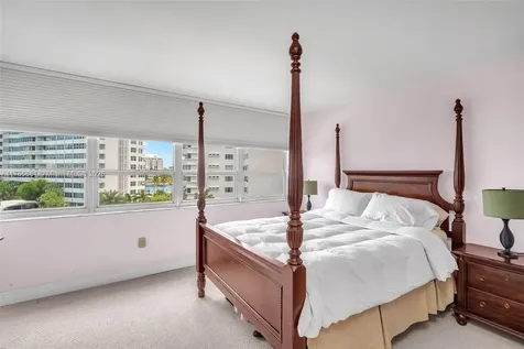 11 Island Avenue Miami Beach FL 33139