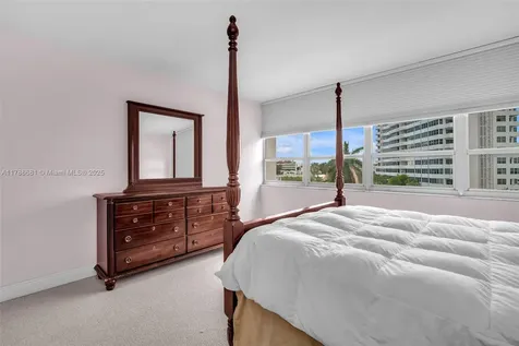 11 Island Avenue Miami Beach FL 33139