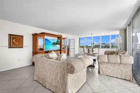 11 Island Avenue Miami Beach FL 33139