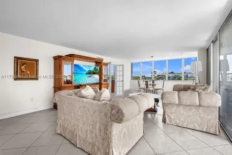 11 Island Avenue Miami Beach FL 33139