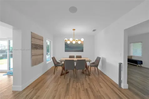 3953 SW 60th Avenue Miami FL 33155