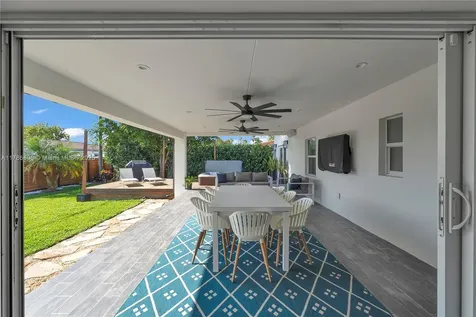 3953 SW 60th Avenue Miami FL 33155