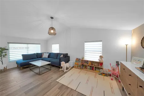 3953 SW 60th Avenue Miami FL 33155