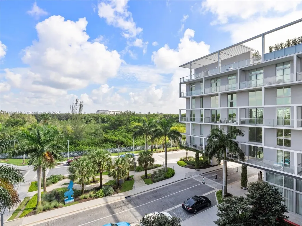 2000 Metropica Way Sunrise FL 33323