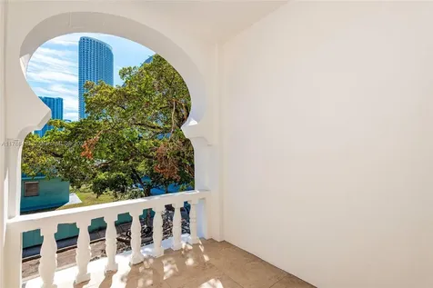 440 SW 5th Avenue Miami FL 33130