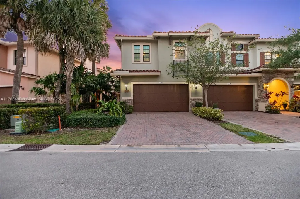 121 SW 127th Terrace Plantation FL 33325