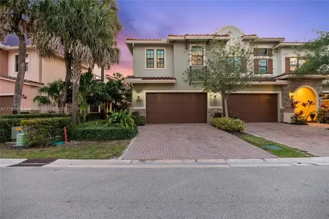 121 SW 127th Terrace Plantation FL 33325
