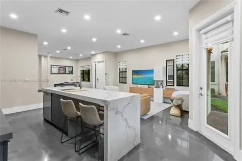 121 SW 127th Terrace Plantation FL 33325