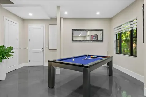 121 SW 127th Terrace Plantation FL 33325
