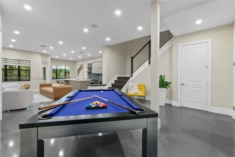 121 SW 127th Terrace Plantation FL 33325