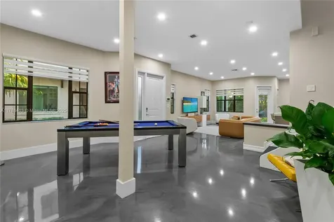 121 SW 127th Terrace Plantation FL 33325