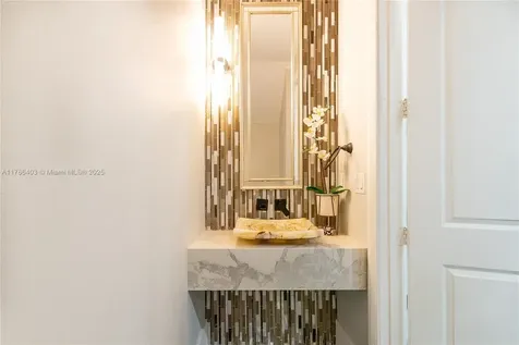 121 SW 127th Terrace Plantation FL 33325