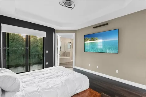 121 SW 127th Terrace Plantation FL 33325