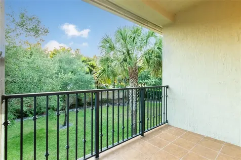 121 SW 127th Terrace Plantation FL 33325