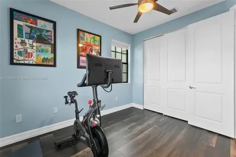 121 SW 127th Terrace Plantation FL 33325