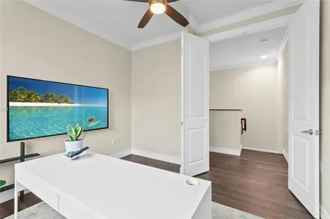 121 SW 127th Terrace Plantation FL 33325