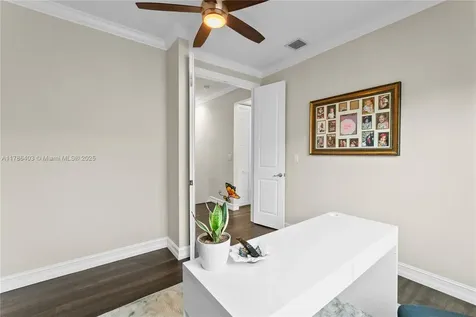 121 SW 127th Terrace Plantation FL 33325