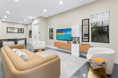 121 SW 127th Terrace Plantation FL 33325