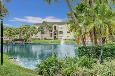 2946 S University Drive Davie FL 33328