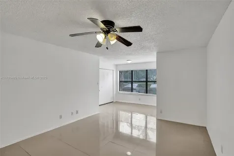 2946 S University Drive Davie FL 33328