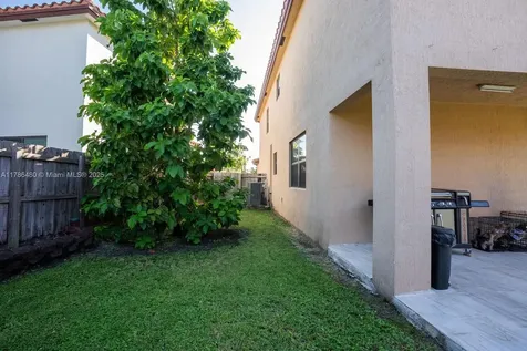 102 NE 23rd Terrace Homestead FL 33033