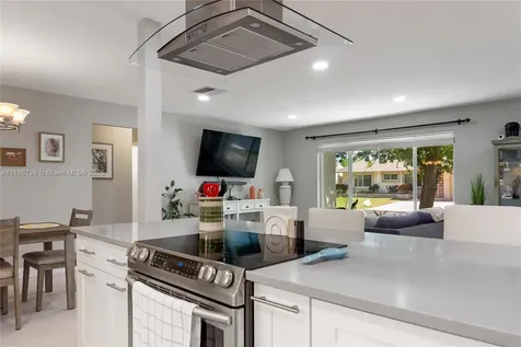 7201 NW 57th Court Tamarac FL 33321