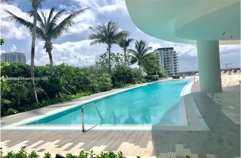 488 NE 18th Street Miami FL 33132