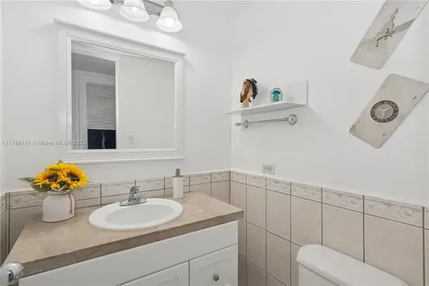 5055 Collins Avenue Miami Beach FL 33140