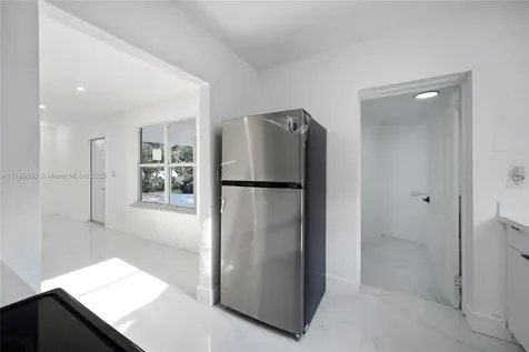 335 NE 161st Street Miami FL 33162