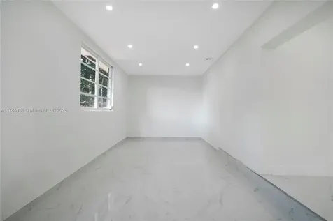 335 NE 161st Street Miami FL 33162