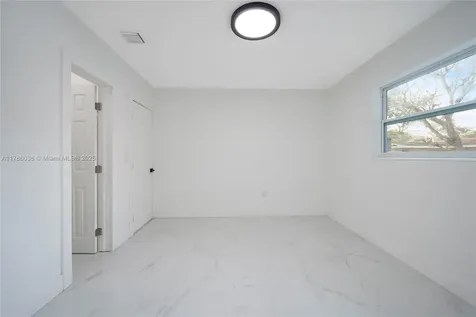 335 NE 161st Street Miami FL 33162