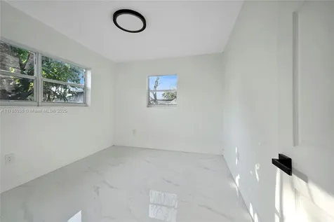 335 NE 161st Street Miami FL 33162