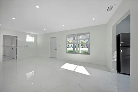 335 NE 161st Street Miami FL 33162