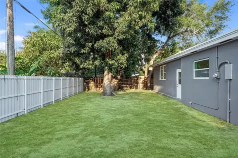 335 NE 161st Street Miami FL 33162