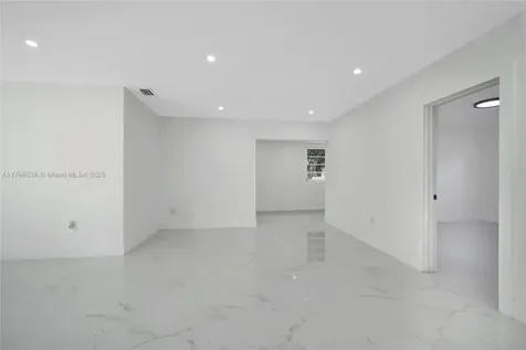 335 NE 161st Street Miami FL 33162