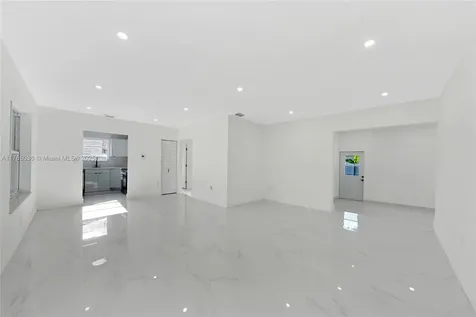 335 NE 161st Street Miami FL 33162