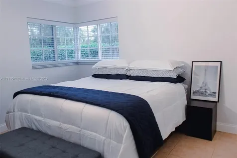 1601 N 73rd Terrace Hollywood FL 33024