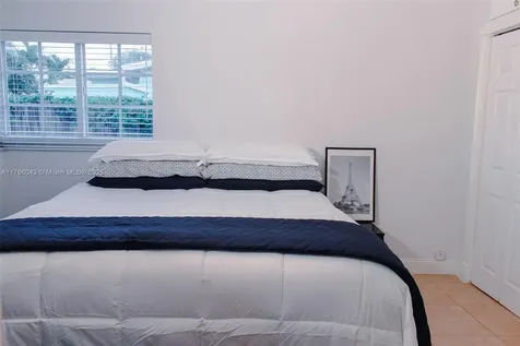 1601 N 73rd Terrace Hollywood FL 33024