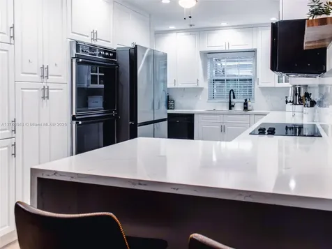 1601 N 73rd Terrace Hollywood FL 33024